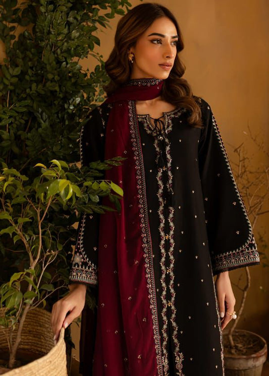 BRAND NAME* BATIK
_WEAR BY THE GORGEOUS ACTRESS
