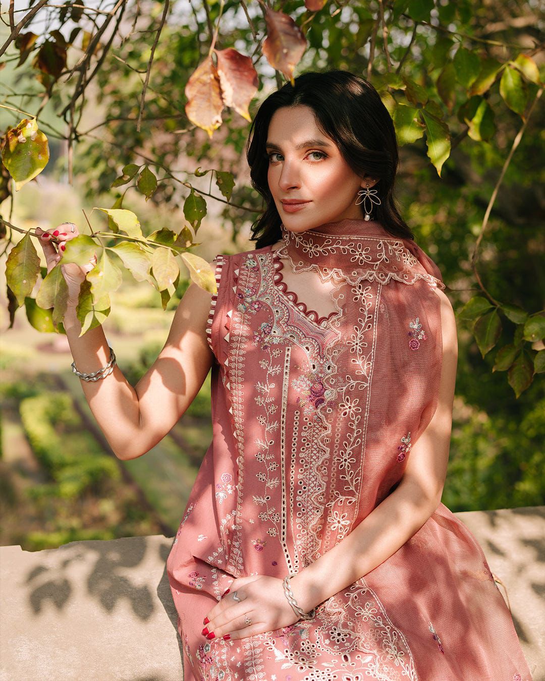 BRAND NAME* FIONA

_WEAR BY THE GORGEOUS ACTRESS