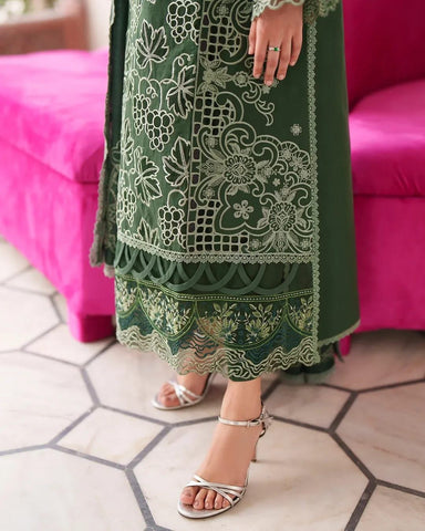 MAHNUR
WEAR BY THE GORGEOUS ACTRESS
