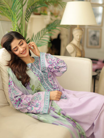 SAPPHIRE 
WEAR BY THE GORGEOUS ACTRESS_ *SAJJAL ALI