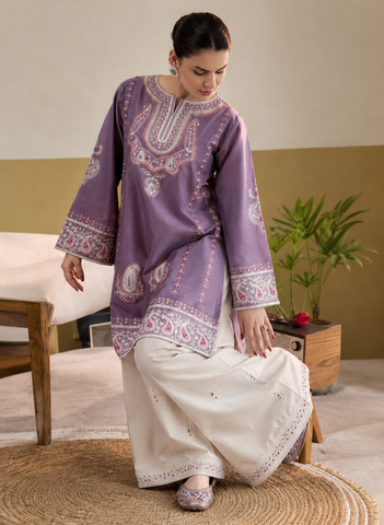NUREH
WEAR BY THE GORGEOUS ACTRESS