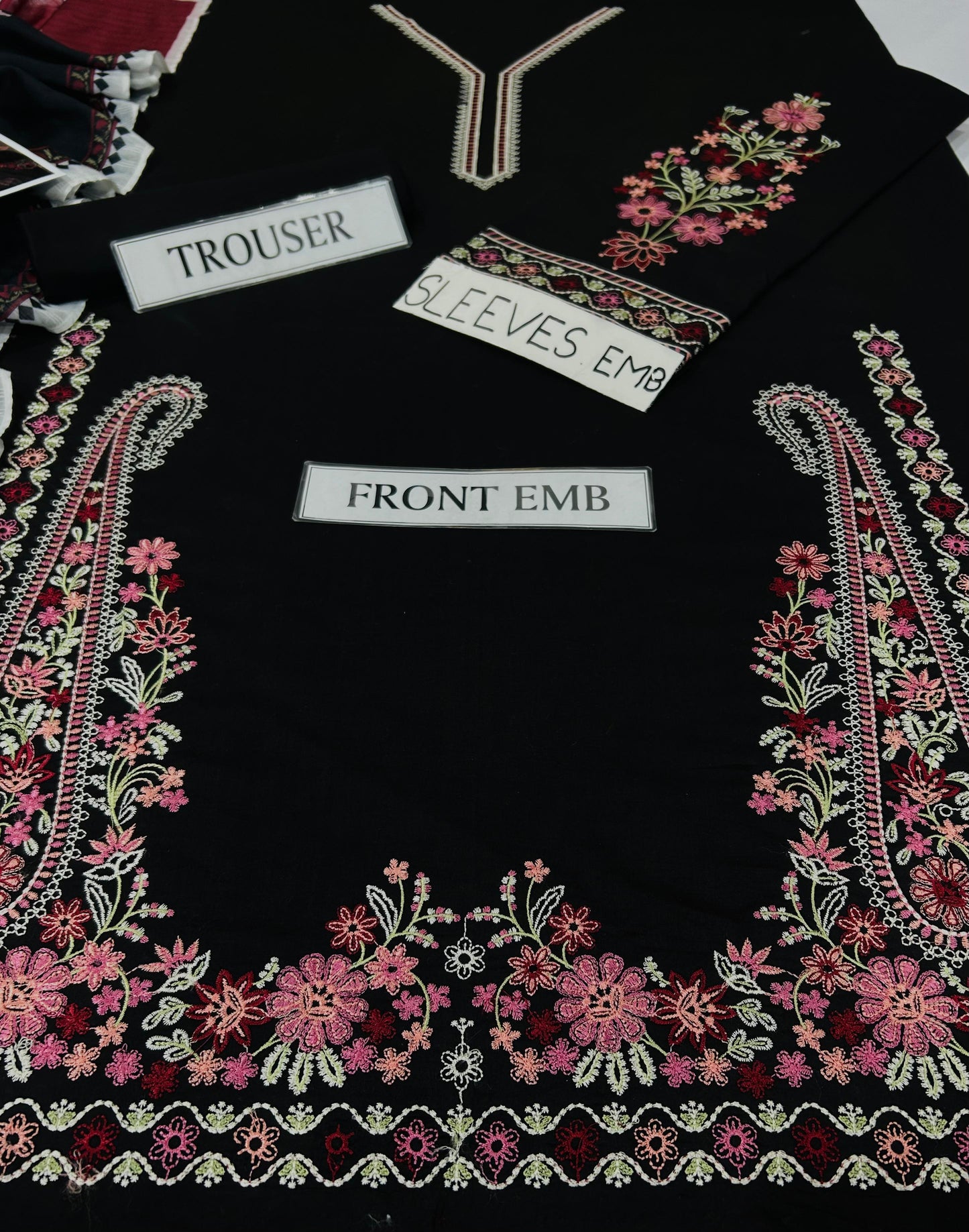 BRAND NAME* BAROQUE 

_WEAR BY THE GORGEOUS ACTRESS