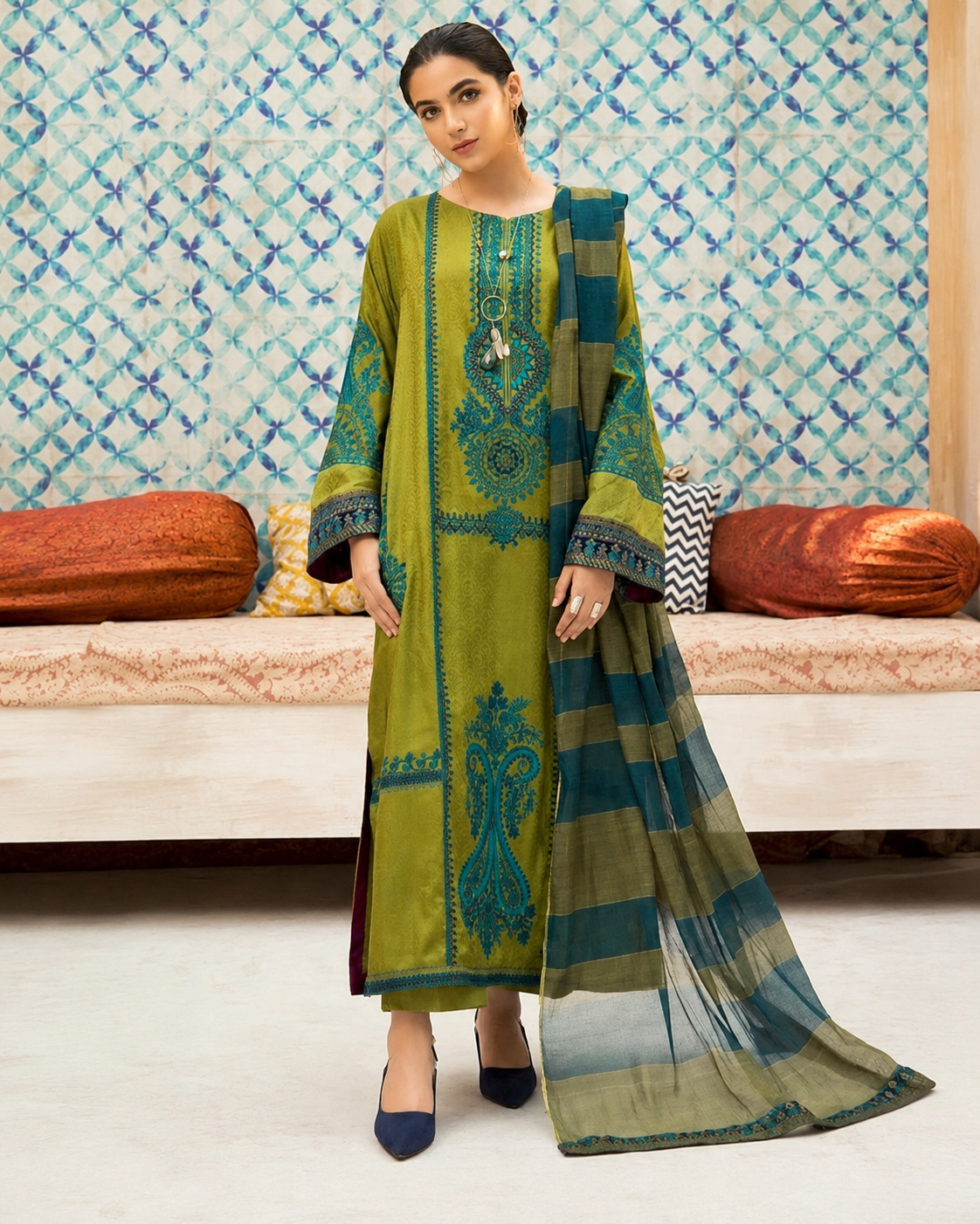MARIA B
WEAR BY THE GORGEOUS ACTRESS